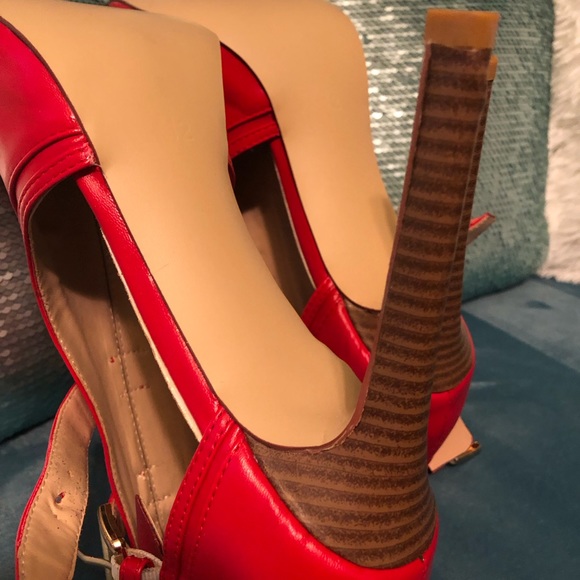 Never worn before heels. Beautiful red ankle boots to compliment your legs - Picture 4 of 5